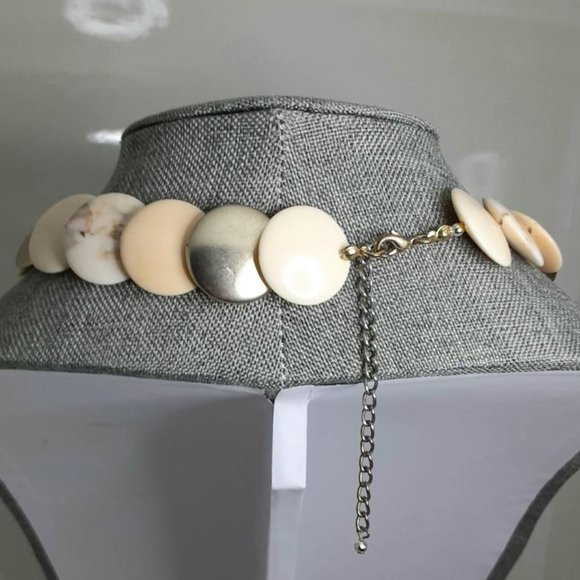 Women's Fashion Necklace 18" Beige Gold Marbled Cream - Picture 3 of 4